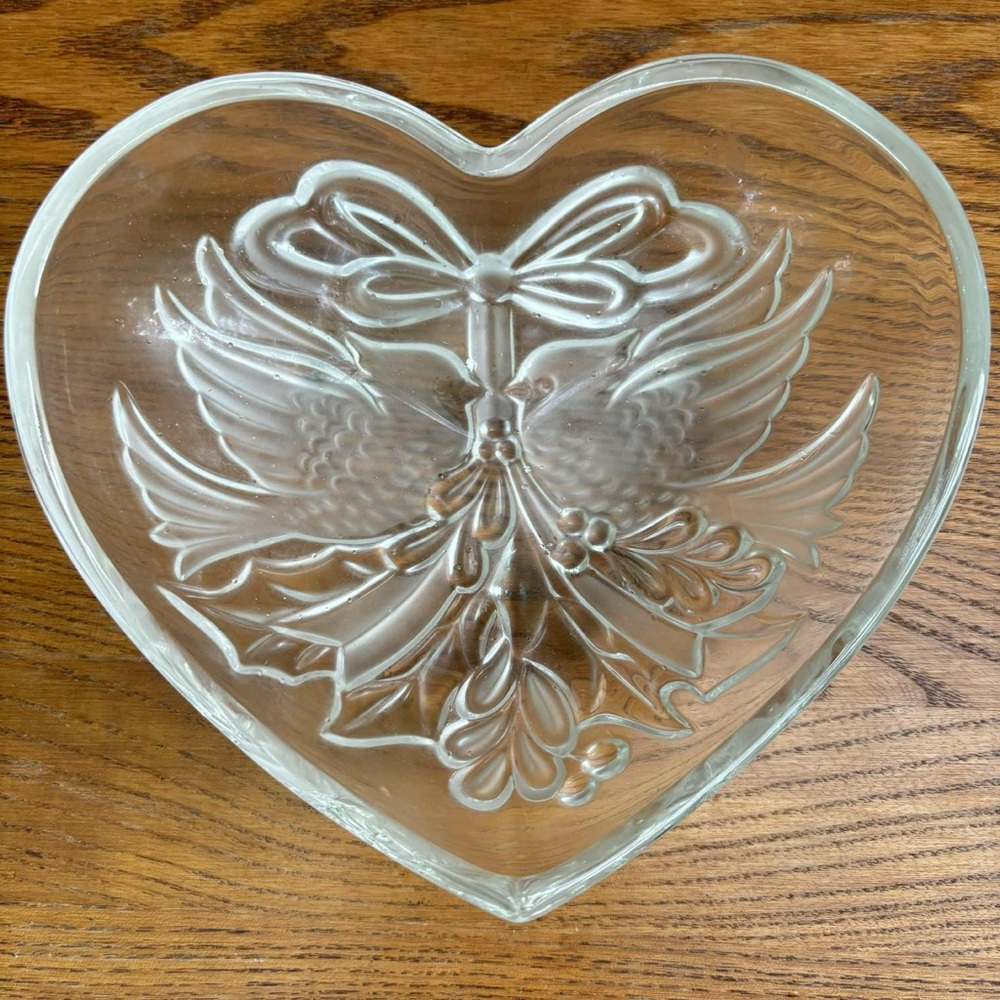Gorham Holiday Traditions Christmas Cardinals Heart Dish